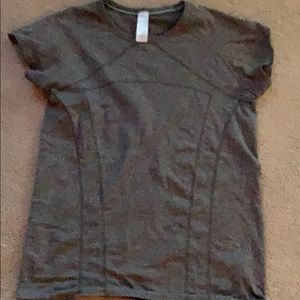 Ivviva Fly Tech T Shirt SIZE 14(lulu size 6)